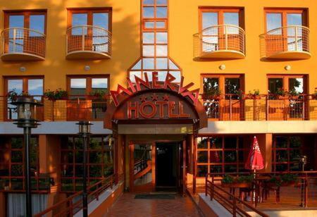 Hotel Minerva โมชนมายารูวาร์ ภายนอก รูปภาพ