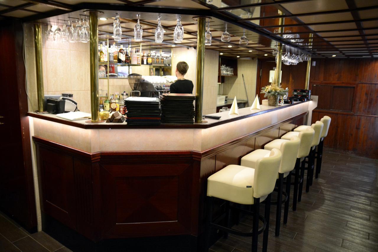Hotel Minerva โมชนมายารูวาร์ ภายนอก รูปภาพ