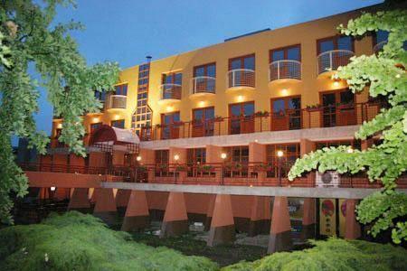 Hotel Minerva โมชนมายารูวาร์ ภายนอก รูปภาพ