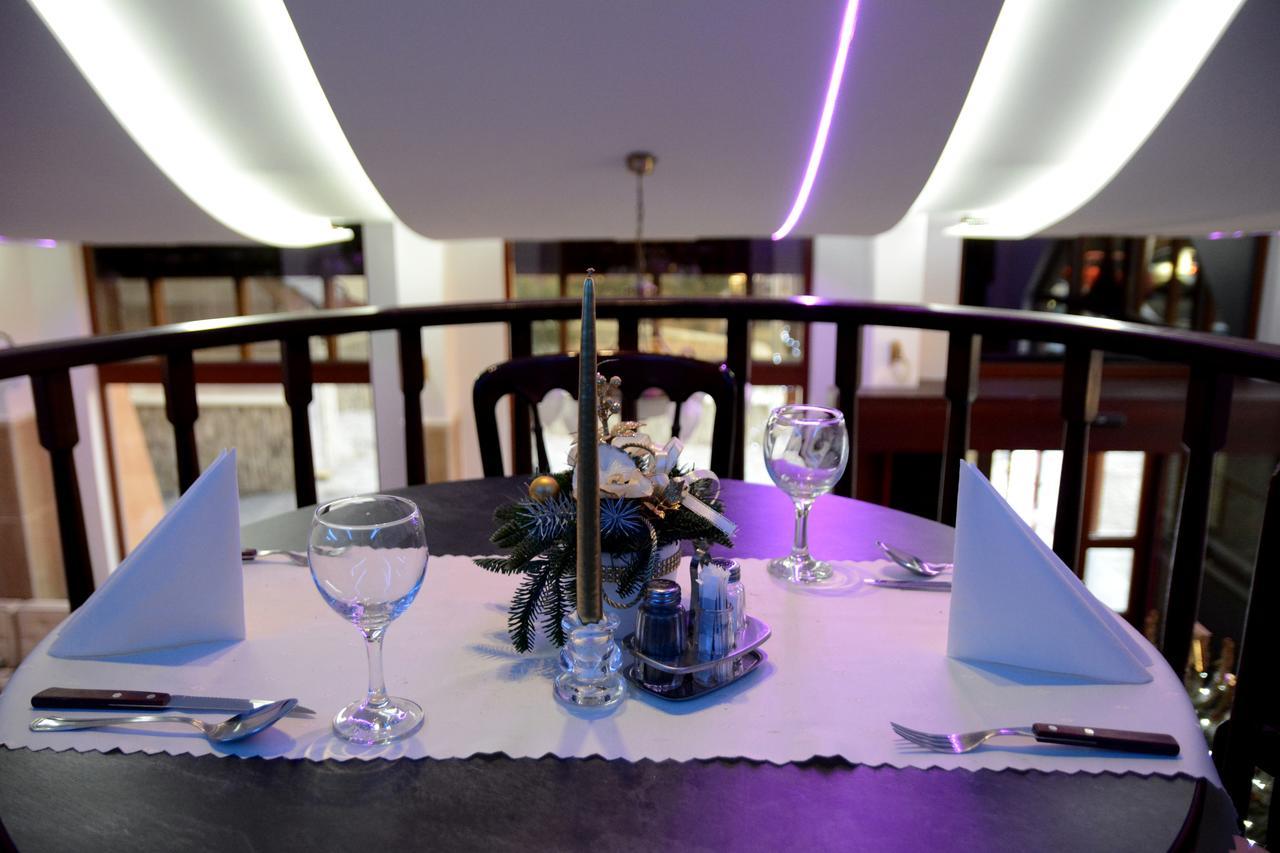 Hotel Minerva โมชนมายารูวาร์ ภายนอก รูปภาพ